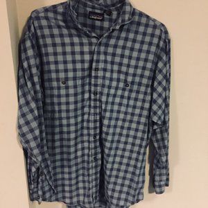 Large Patagonia button down blue shirt